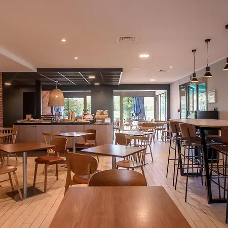 ホテル Campanile Nature - Toulouse Nord 3*