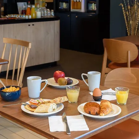 ホテル Campanile Nature - Toulouse Nord 3*