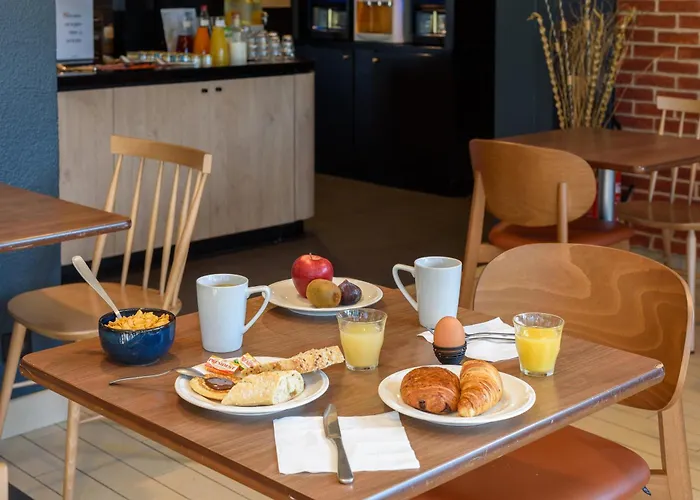 Hotel Campanile Nature - Toulouse Nord 3*