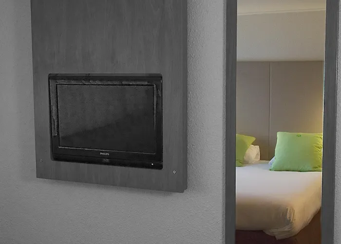 Hotel Campanile Nature - Toulouse Nord 3*