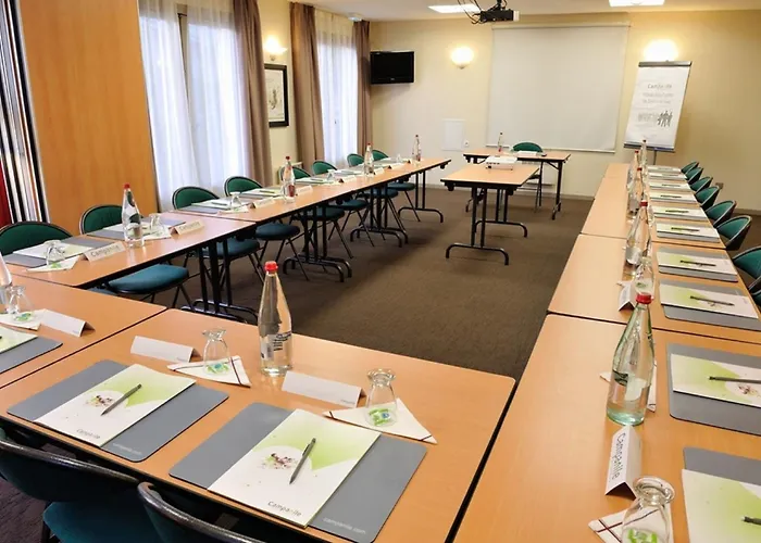 Campanile Nature - Toulouse Nord 3*